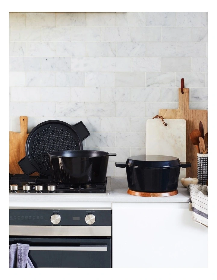 Stanley Rogers French Oven Grill Duo 24cm/3.5L In Onyx - Image 2