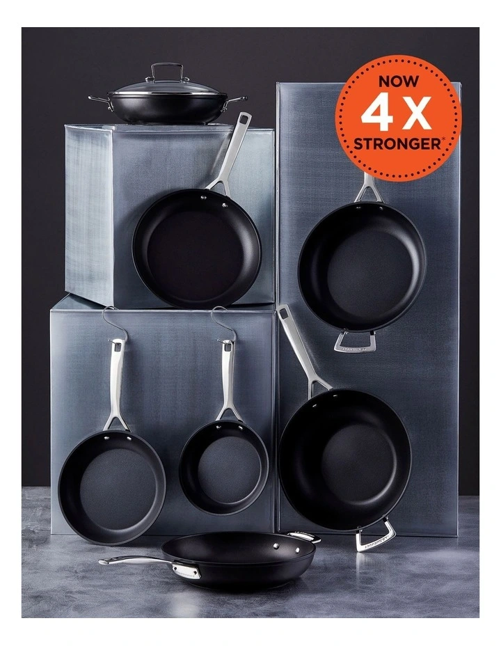 Le Creuset TNS 24cm Shallow Frypan - Image 2