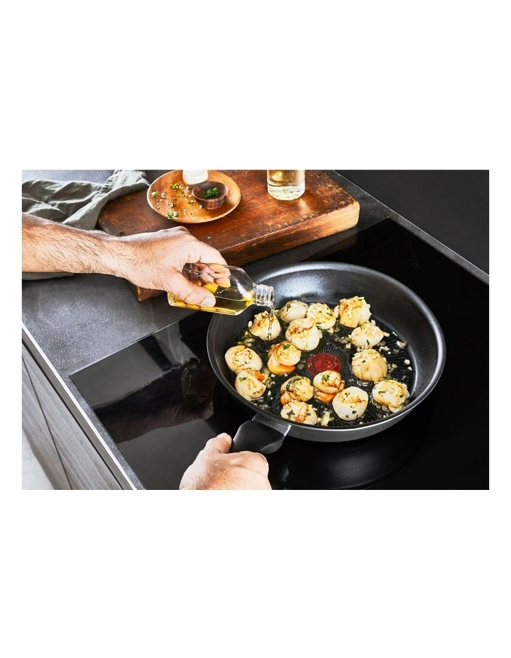 Tefal Unlimited Non-Stick Induction Set Of 2 26/30cm Frypan - Image 3