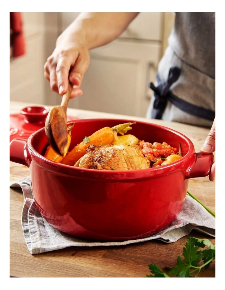 Emile Henry Round Stewpot 2.5L In Burgundy - Image 2