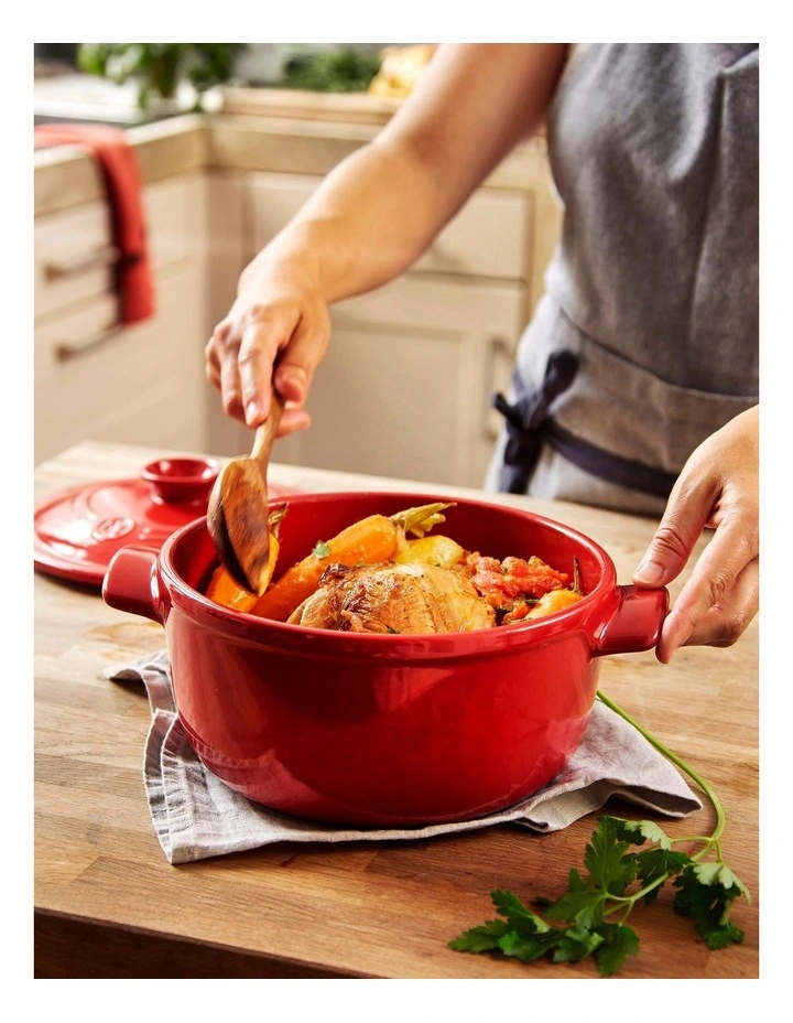 Emile Henry Round Stewpot 4L In Burgundy - Image 2