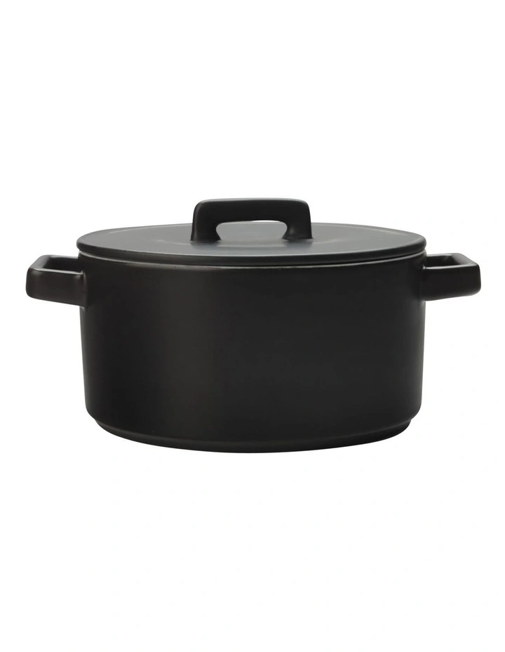 Maxwell & Williams 2.6L Round Casserole Black