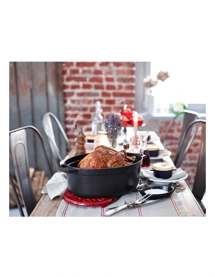 Staub 31cm/5.5L Oval Cocotte Black - Image 3
