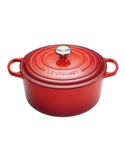 Le Creuset Signature Cast Iron Round Casserole Red