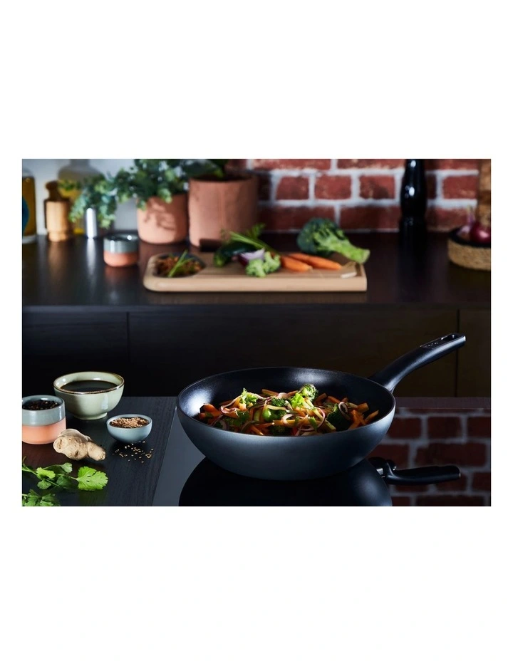 Tefal Ultimate 28cm Non-Stick Induction Wok - Image 6