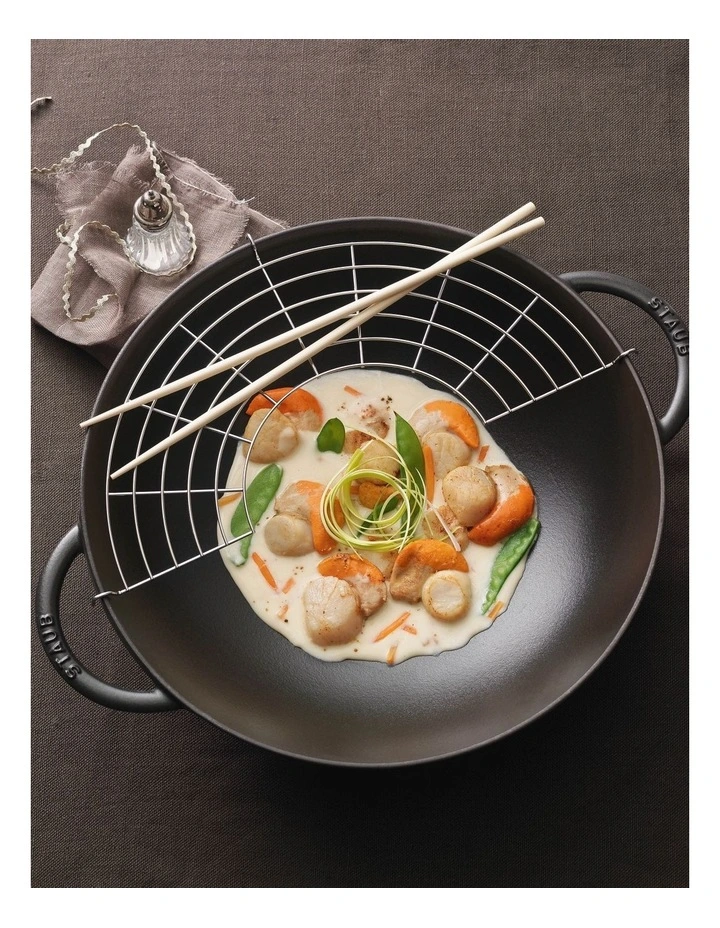 Staub Wok 37cm In Black - Image 2