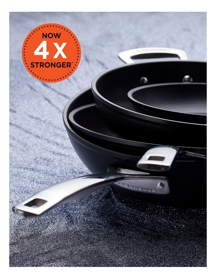 Le Creuset TNS 24cm & 28cm Shallow 2 Piece Frypan Set - Image 2