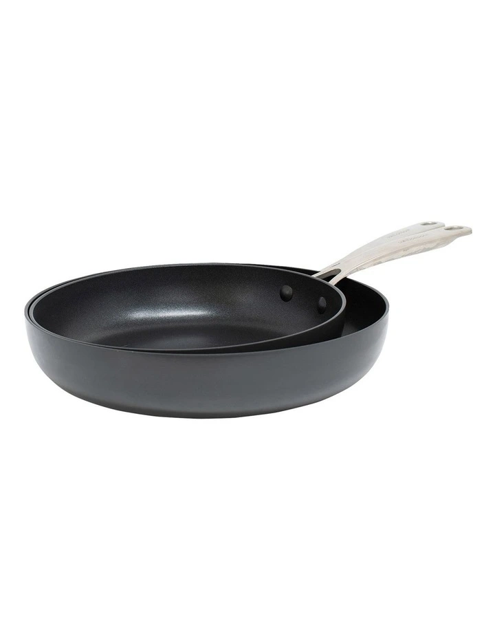 Re-Lite 5 Piece Cookware Set Salt&Pepper Re-Lite 5 Piece Cookware Set -ALL CLAD Shop unnamed file 484